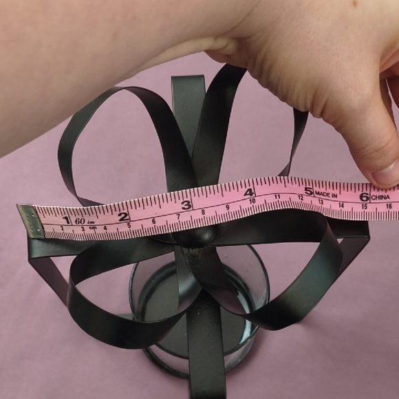 Elegant Black Metal Candle Holder - Picture 5 of 5